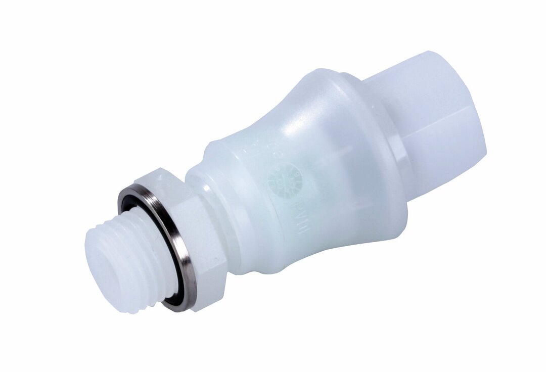 Set of quick-coupling for connectionbottle to pump