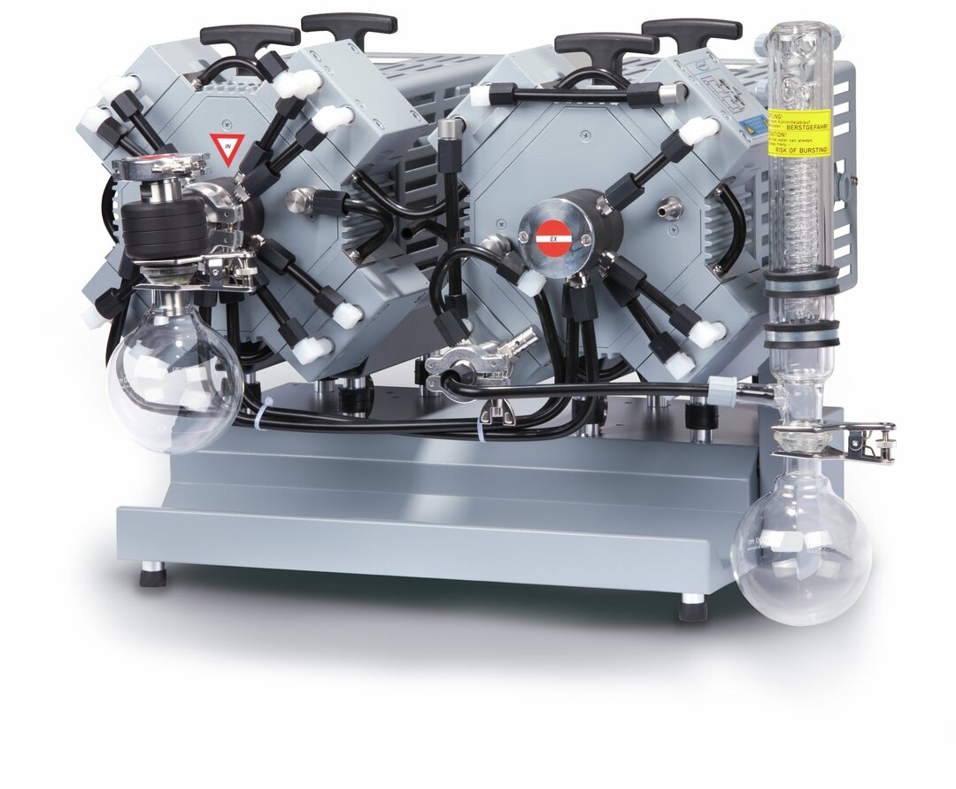 Groupe de pompage chimiqueMV 10C EX VARIO +AK+EKà quatre étages, 230 V / 50 Hzavec conformité ATEX:dans la chambre de détente (gaz pompé):II 2G Ex h IIC T3 Gb Xà l&#039;extérieur (environnement de la pompe,sans rinçage au